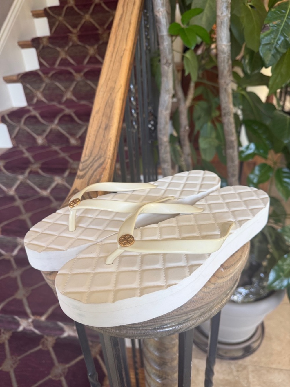 TORY BURCH ladies, white platform sandals excellent condition size 9. - Picture 2 of 12